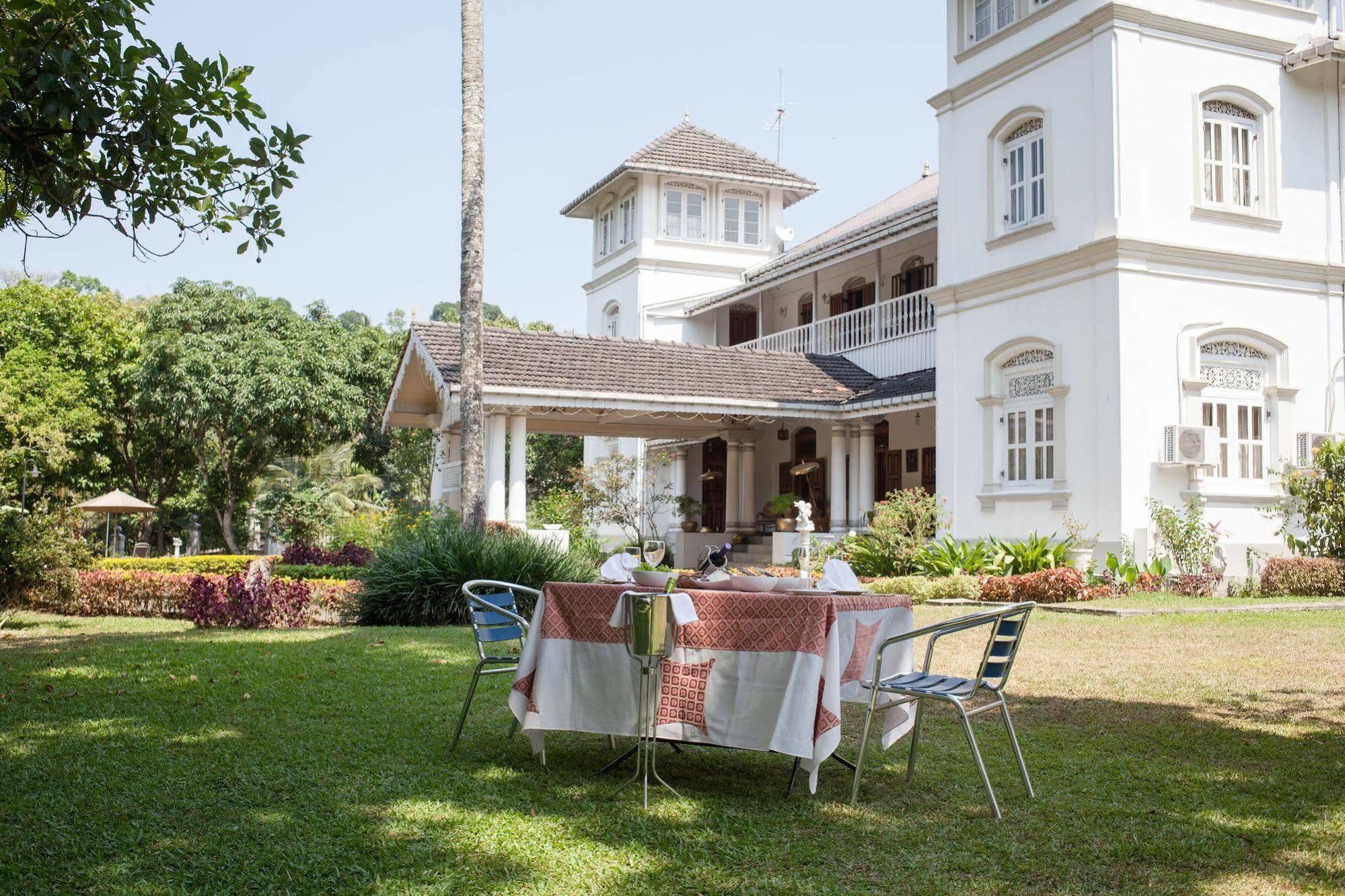 Manor House Embulpure Exterior foto